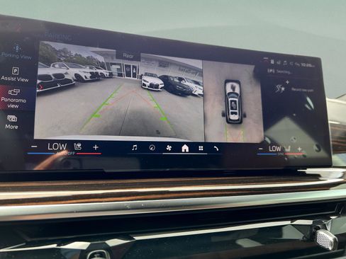 Used 2026 BMW X7 M60i image 14