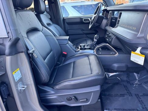 New 2025 Ford Bronco Badlands image 25