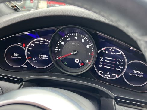 Certified 2021 Porsche Cayenne Coupe image 22