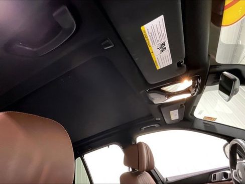 Used 2020 BMW X5 xDrive40i w/ M Sport Package image 22