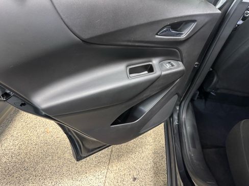 Used 2019 Chevrolet Equinox LT FWD image 12