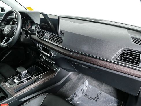 Used 2023 Audi Q5 2.0T Premium w/ Convenience Package image 23