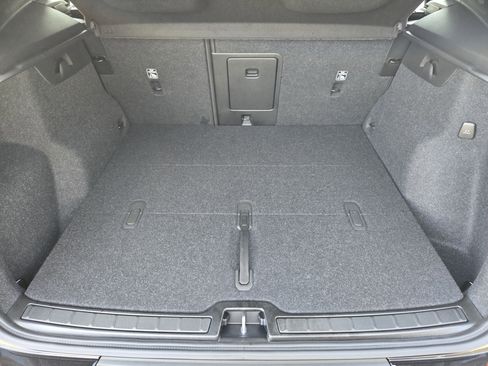 New 2026 Volvo XC40 B5 Ultra w/ Protection Package Premier image 36