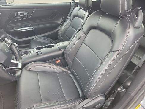 Used 2025 Ford Mustang Premium RWD image 4