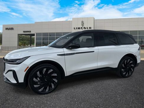 New 2026 Lincoln Nautilus Reserve w/ Jet Appearance Package AWD/4WD image 7