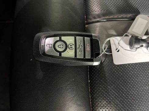 Used 2020 Ford F250 Platinum w/ FX4 Off-Road Package image 24