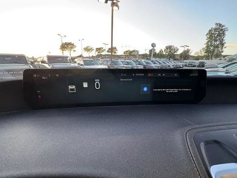 Certified 2025 Ford Expedition Platinum image 16