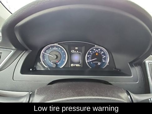 Used 2017 Toyota Camry LE image 17