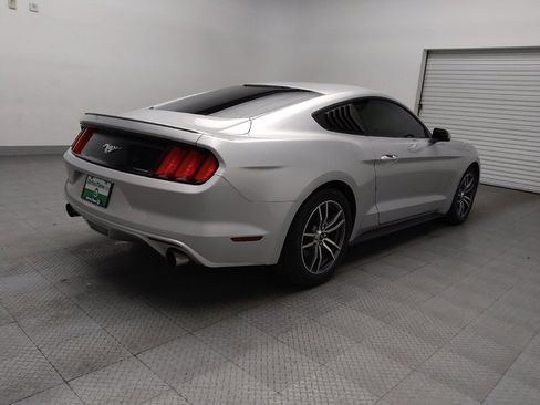 Used 2017 Ford Mustang Coupe image 9