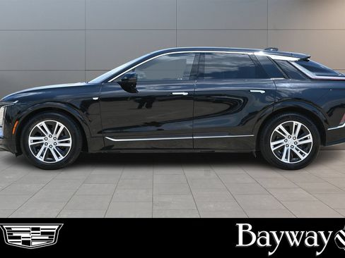 Used 2024 Cadillac Lyriq Tech RWD image 5