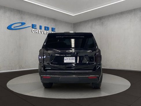 Used 2022 Chevrolet Tahoe Z71 w/ Luxury Package image 2