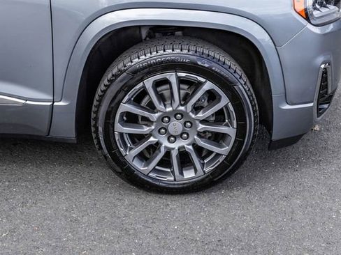 Used 2023 GMC Acadia Denali w/ Denali Ultimate Package AWD/4WD image 8