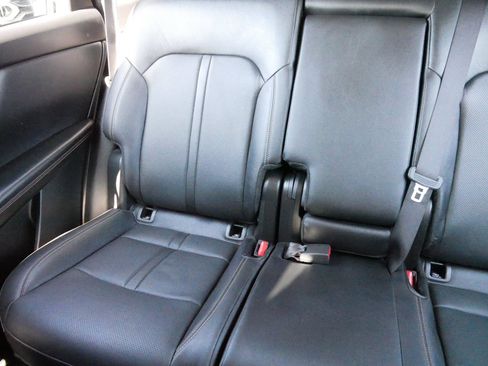 Used 2025 MAZDA CX-70 Plug-In Hybrid w/ Premium Pkg image 12