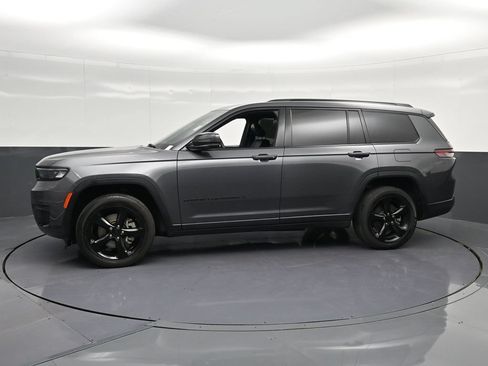 Used 2023 Jeep Grand Cherokee L Laredo RWD image 7