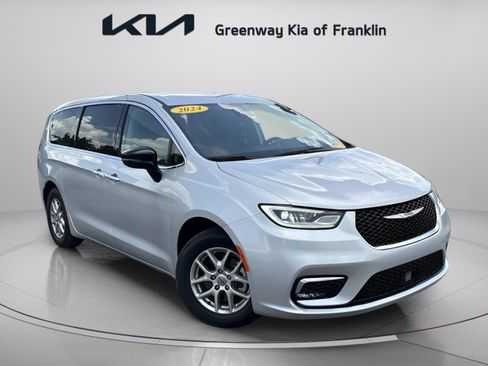Used 2024 Chrysler Pacifica Touring-L FWD image 1