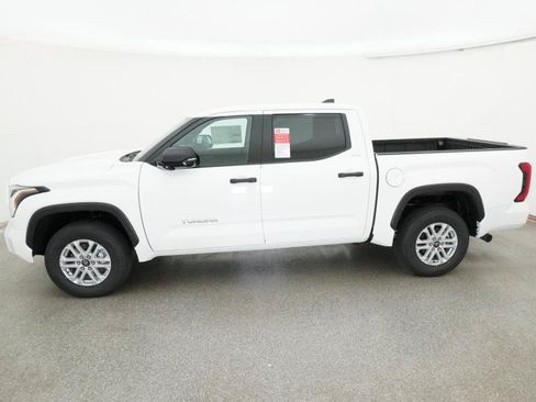 New 2026 Toyota Tundra SR5 w/ SR5 Convenience Package AWD/4WD image 25