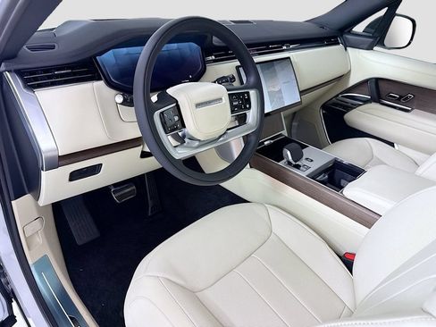New 2026 Land Rover Range Rover Long Wheelbase SE AWD/4WD image 9