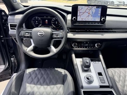New 2026 Nissan Rogue Platinum AWD/4WD image 18