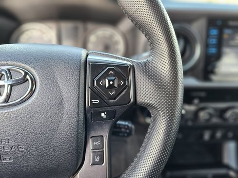 Used 2019 Toyota Tacoma TRD Off-Road image 29