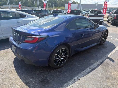 Used 2023 Toyota GR86 RWD image 2