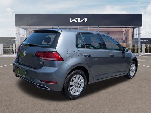 Used 2018 Volkswagen Golf S FWD image 4