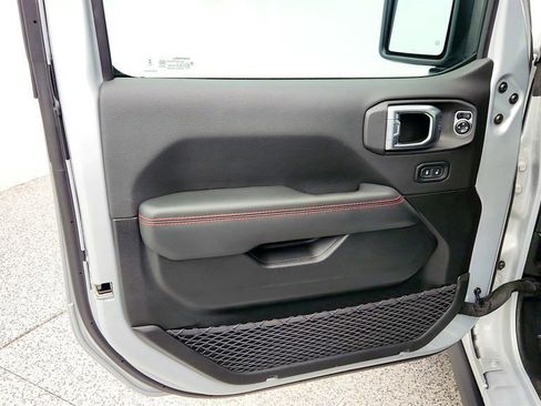 Used 2024 Jeep Wrangler Unlimited Rubicon w/ Convenience Group image 10