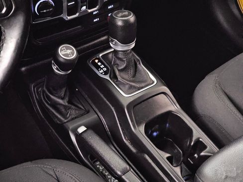 Used 2021 Jeep Wrangler Unlimited Sport image 18