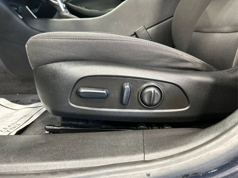 Used 2023 Chevrolet Malibu LT FWD image 17
