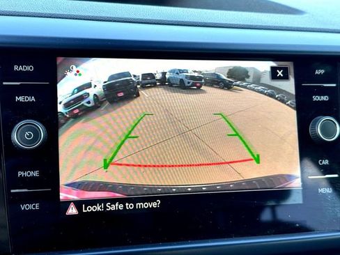 Used 2024 Volkswagen Taos SE w/ Panoramic Sunroof Package image 22