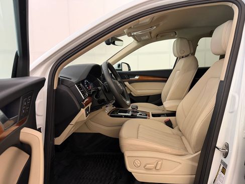 Used 2023 Audi Q5 2.0T Premium w/ Convenience Package AWD/4WD image 5