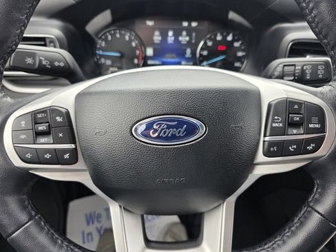 Used 2022 Ford Explorer XLT w/ Equipment Group 202A image 22