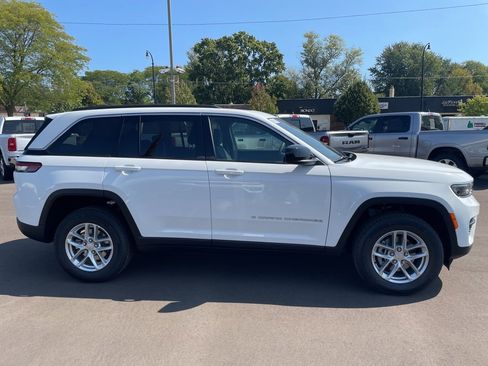 New 2025 Jeep Grand Cherokee Laredo X w/ Luxury Tech Group I image 9
