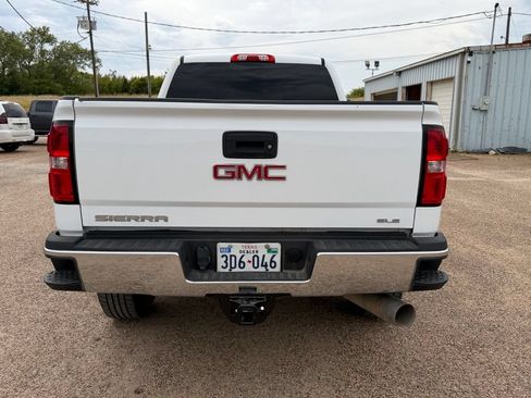 Used 2019 GMC Sierra 2500 SLE w/ SLE Preferred Package AWD/4WD image 7