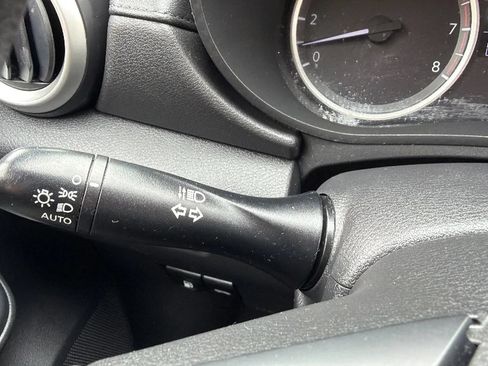 Used 2020 Nissan Versa S FWD image 14
