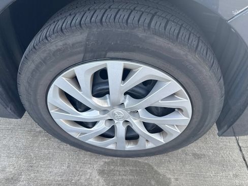 Used 2019 Toyota Corolla LE FWD image 21