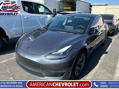 Used 2022 Tesla Model 3 Long Range AWD/4WD image 3
