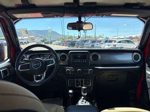 Used 2018 Jeep Wrangler Unlimited Sahara AWD/4WD image 6
