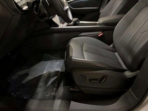 Used 2024 Audi Q8 e-tron Premium Plus w/ Premium Plus Package image 70