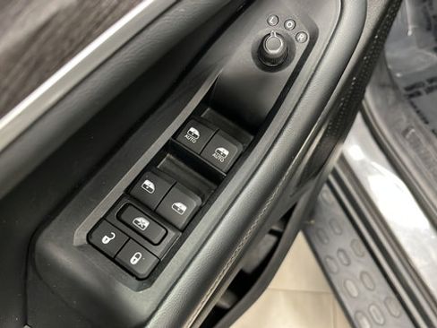 Used 2024 Jeep Grand Cherokee L Limited w/ Luxury Tech Group II AWD/4WD image 21