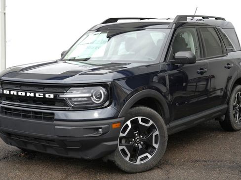Used 2021 Ford Bronco Sport Outer Banks w/ Outer Banks Package (96D) image 2