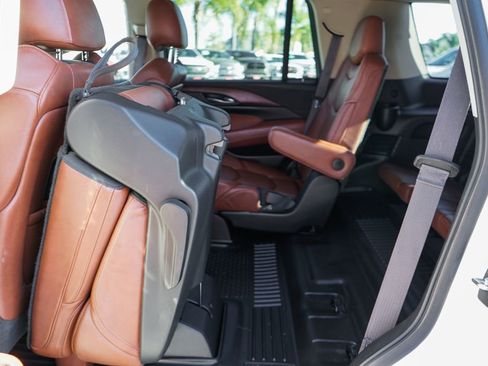 Used 2015 Cadillac Escalade Premium image 42