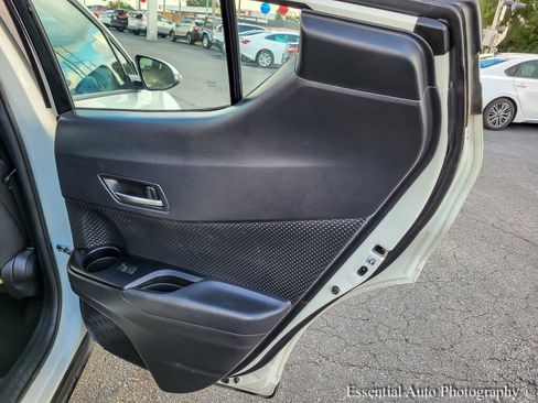Used 2021 Toyota C-HR XLE image 29