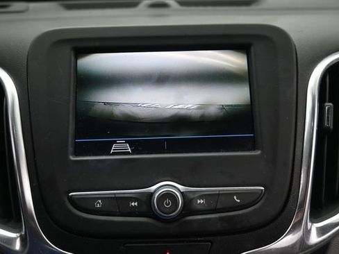 Used 2021 Chevrolet Equinox LS w/ LS Convenience Package FWD image 18