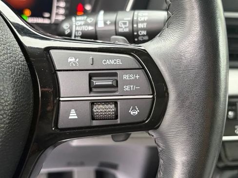 Used 2025 Honda Pilot Elite image 19