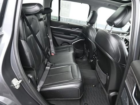 Used 2023 Jeep Grand Cherokee 4WD 4xe w/ Luxury Tech Group II image 8