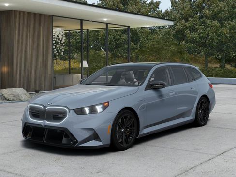 New 2026 BMW M5 Touring image 1