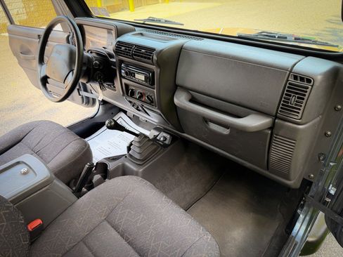 Used 2001 Jeep Wrangler SE AWD/4WD image 21