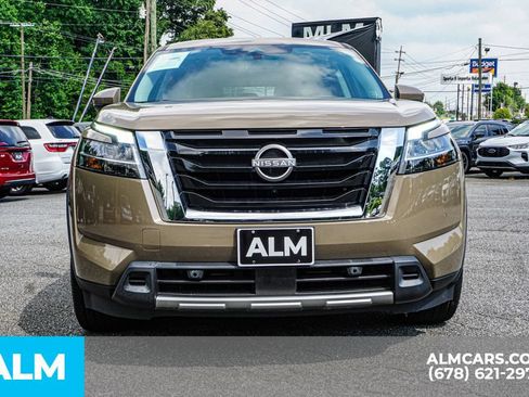 Used 2023 Nissan Pathfinder Platinum w/ Cargo Package FWD image 9
