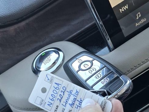 Used 2020 Lincoln Aviator Reserve w/ Elements Package Plus image 15