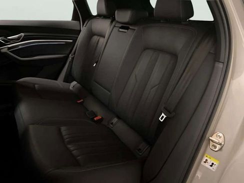 Used 2022 Audi e-tron Premium Plus w/ Premium Plus Package image 80